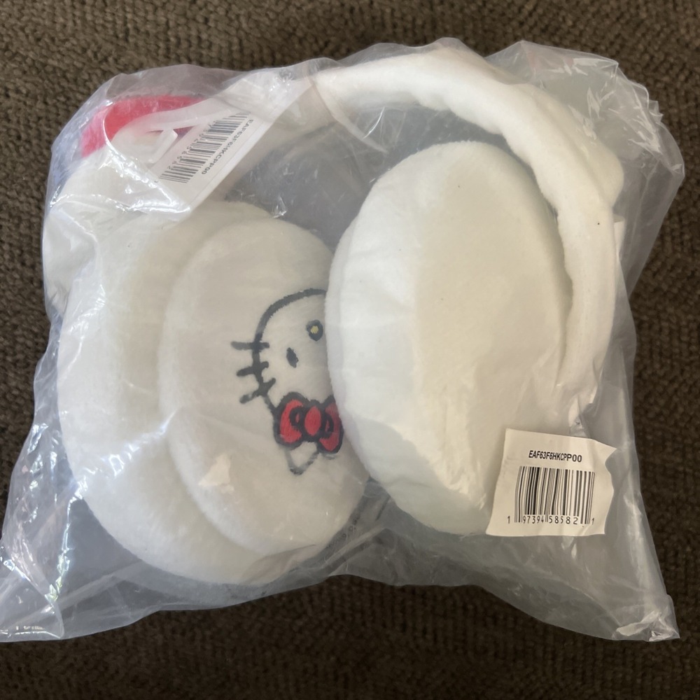 Hello Kitty Foldable Cosplay Earmuffs with Red Below Micro‎ White Fleece